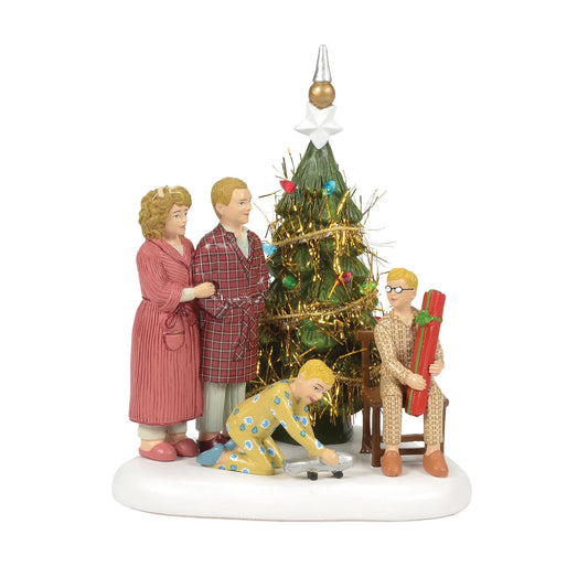 The Family Opens Their Gifts 6015617