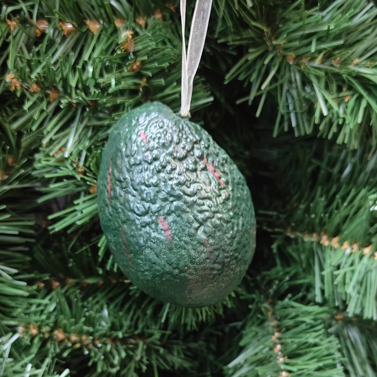 4" Avocado Ornament D2828G