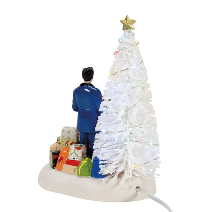 Elvis Passes Out The Gifts 6015668